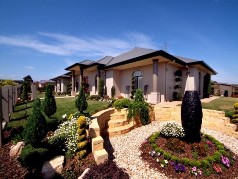 2 Cockatoo Court, Highfields QLD 4352