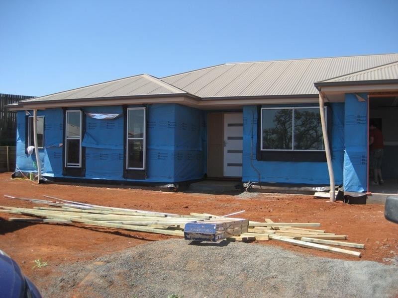 1/2 MacGregor Avenue, Highfields QLD 4352