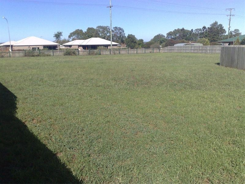 13 Degan Court, Highfields QLD 4352