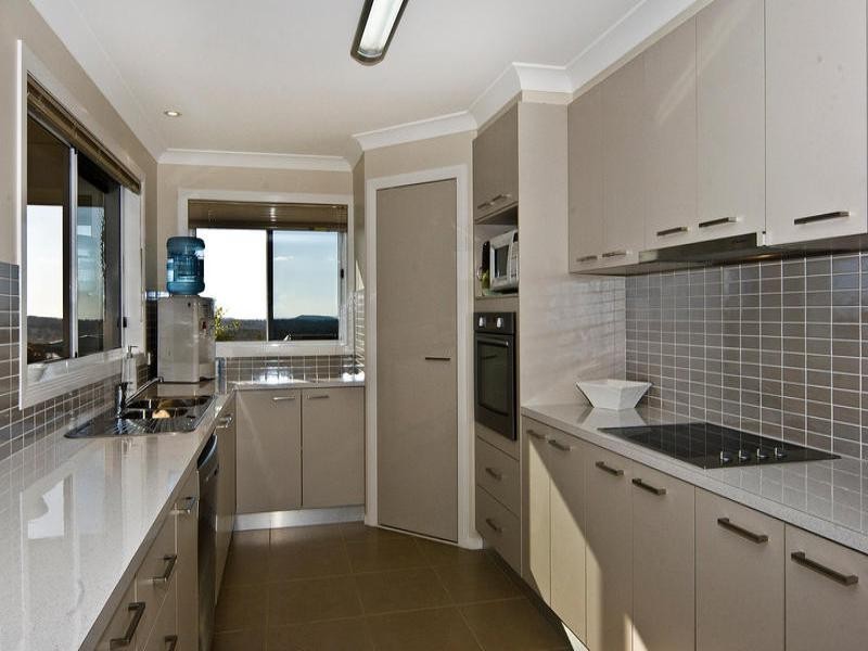 8 Mountview Court, Highfields QLD 4352