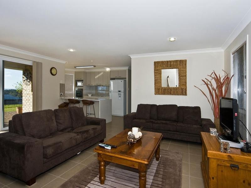 8 Mountview Court, Highfields QLD 4352