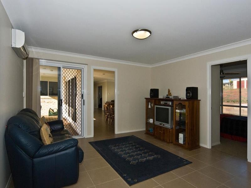 8 Mountview Court, Highfields QLD 4352