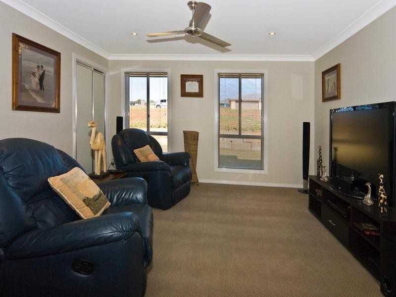 8 Mountview Court, Highfields QLD 4352