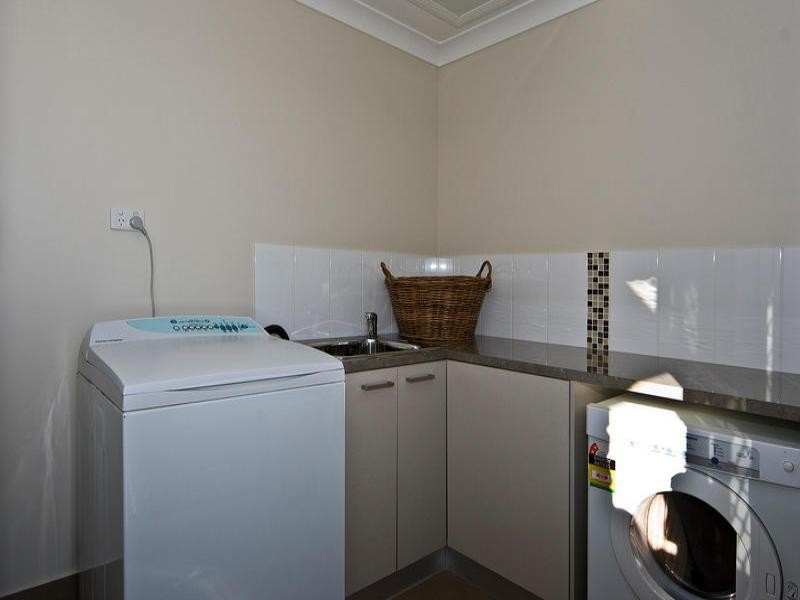 8 Mountview Court, Highfields QLD 4352