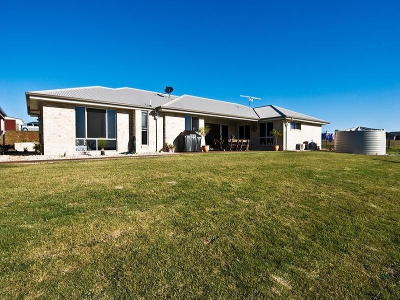 8 Mountview Court, Highfields QLD 4352