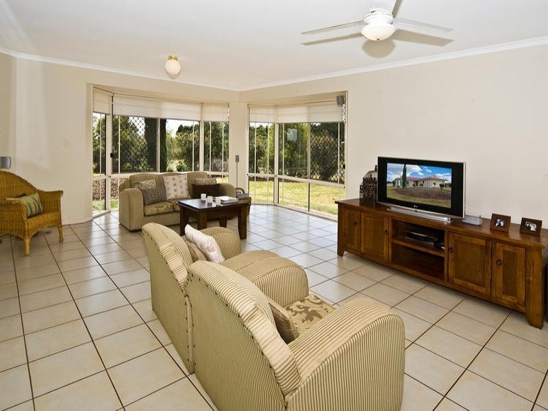 16 Bunya View Drive, Highfields QLD 4352