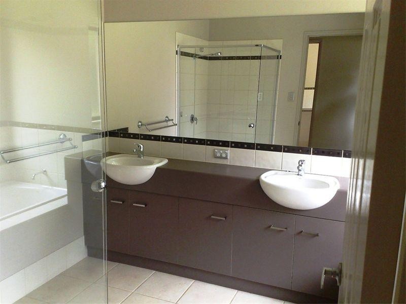 18 Highfields Road, Highfields QLD 4352