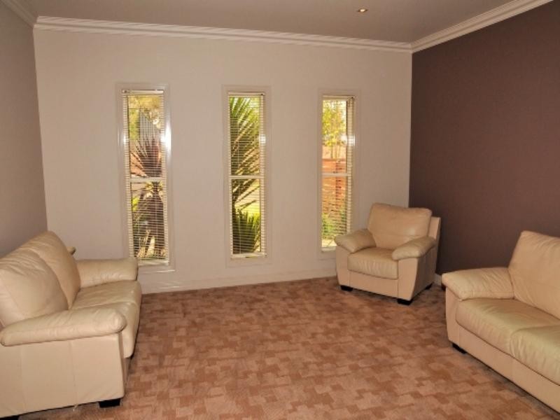 23 Nioka Drive, Highfields QLD 4352