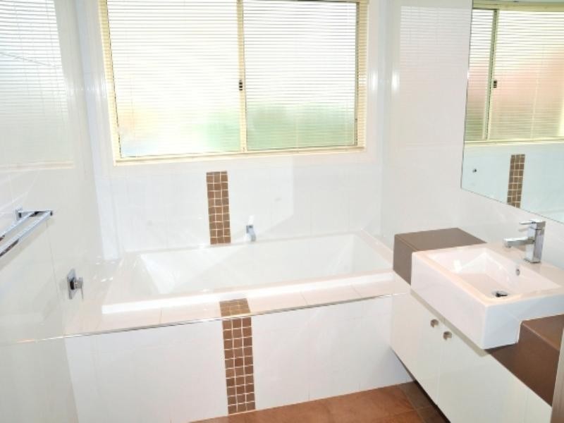 23 Nioka Drive, Highfields QLD 4352