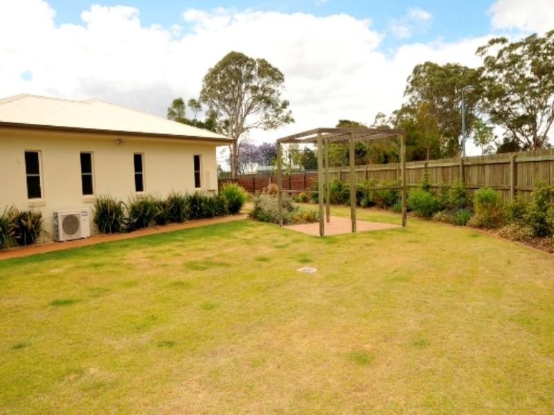 23 Nioka Drive, Highfields QLD 4352