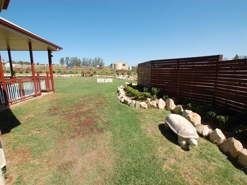 15 Mountview Court, Highfields QLD 4352