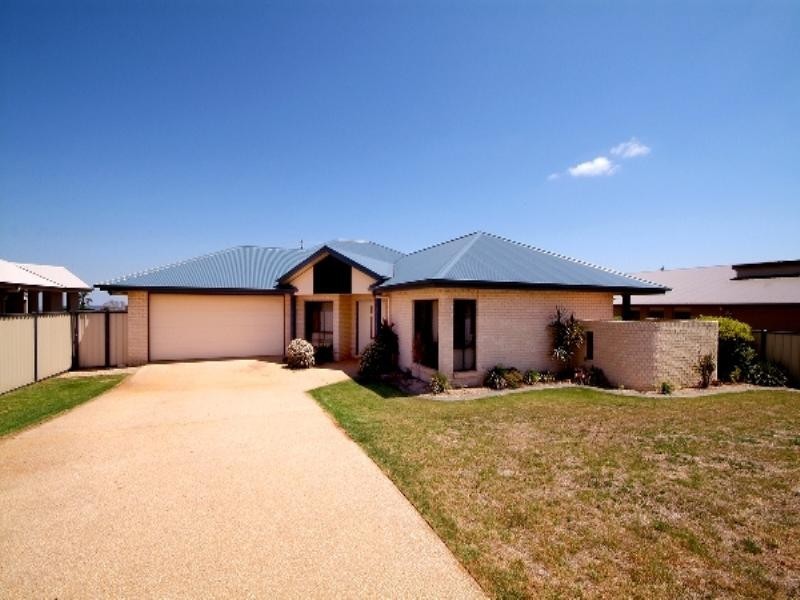 18 Dunbar Court, Highfields QLD 4352