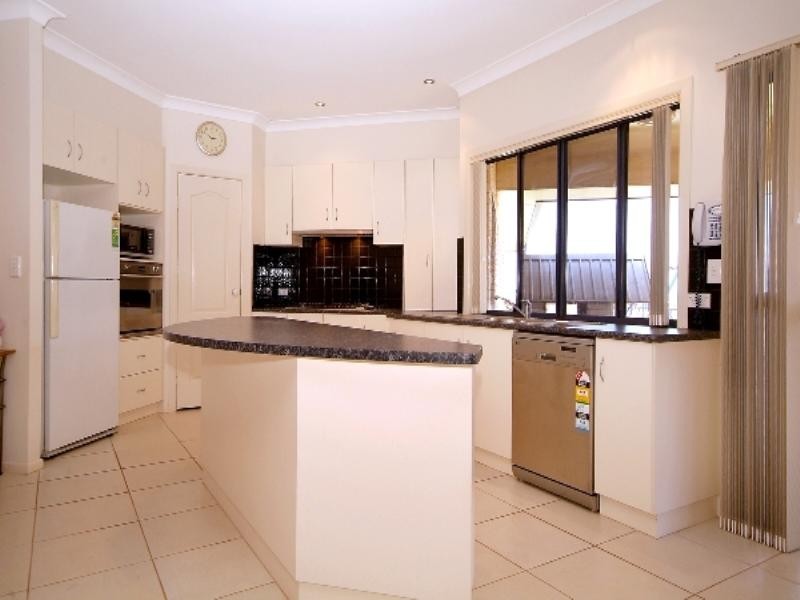 18 Dunbar Court, Highfields QLD 4352