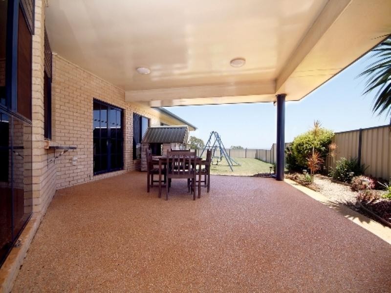 18 Dunbar Court, Highfields QLD 4352