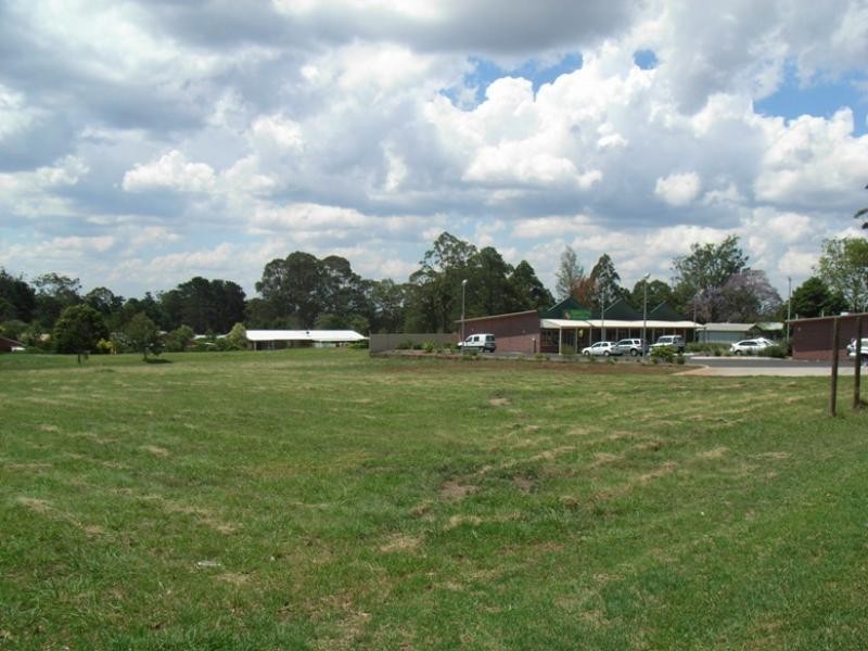 10492 New England Highway, Highfields QLD 4352