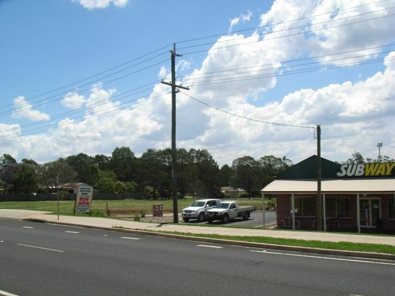 10492 New England Highway, Highfields QLD 4352