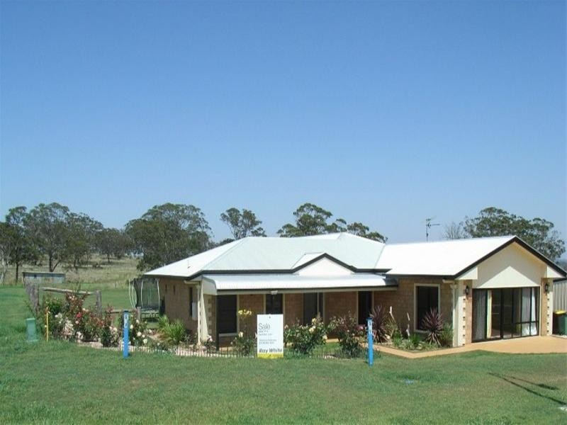 5 Mercedes Drive, Highfields QLD 4352