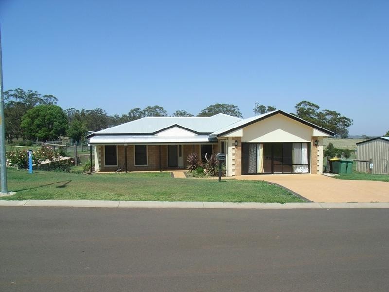 5 Mercedes Drive, Highfields QLD 4352