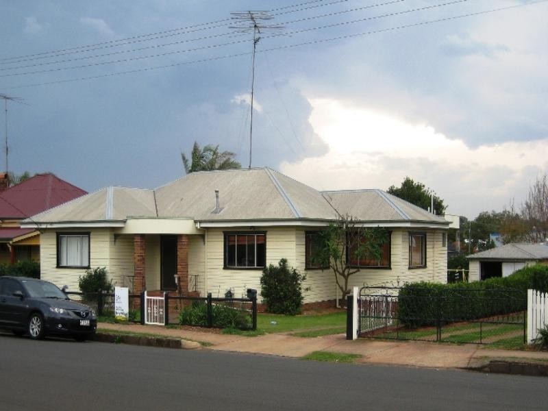 39 Grenier Street, Toowoomba QLD 4350