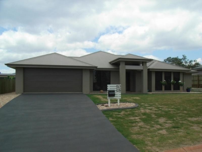 35 Nioka Drive, Highfields QLD 4352