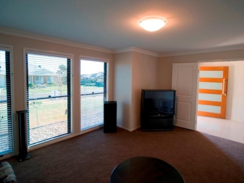 35 Nioka Drive, Highfields QLD 4352