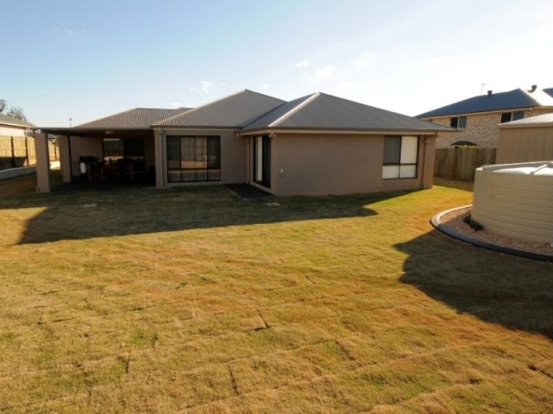 35 Nioka Drive, Highfields QLD 4352