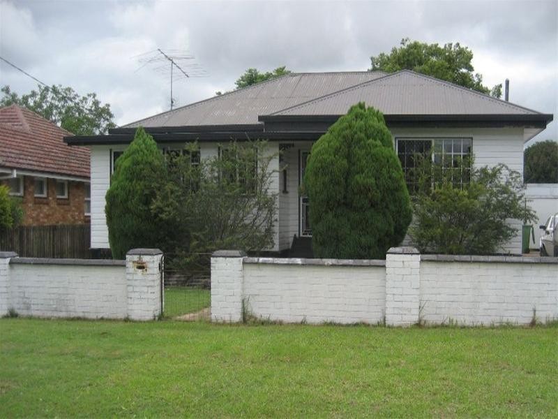 36 Monash Street, Newtown QLD 4350