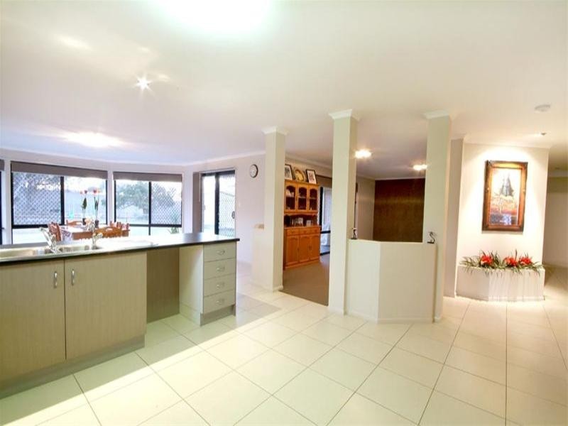 3 Mercedes Drive, Highfields QLD 4352