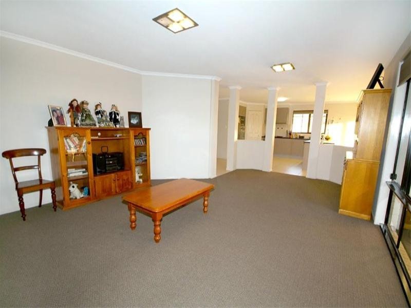 3 Mercedes Drive, Highfields QLD 4352