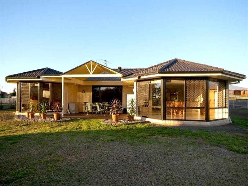 3 Mercedes Drive, Highfields QLD 4352