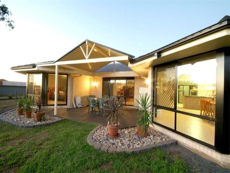 3 Mercedes Drive, Highfields QLD 4352