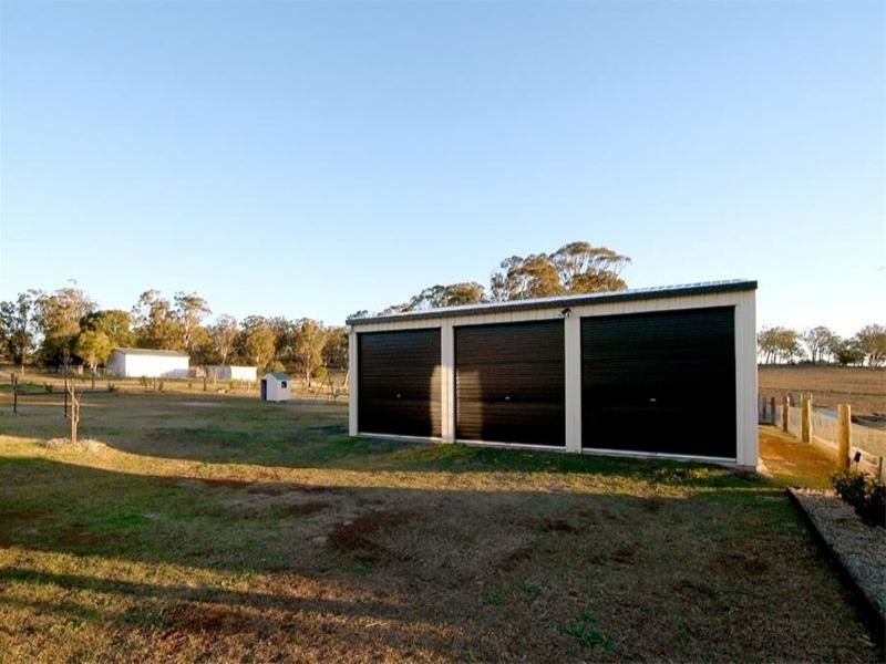 3 Mercedes Drive, Highfields QLD 4352