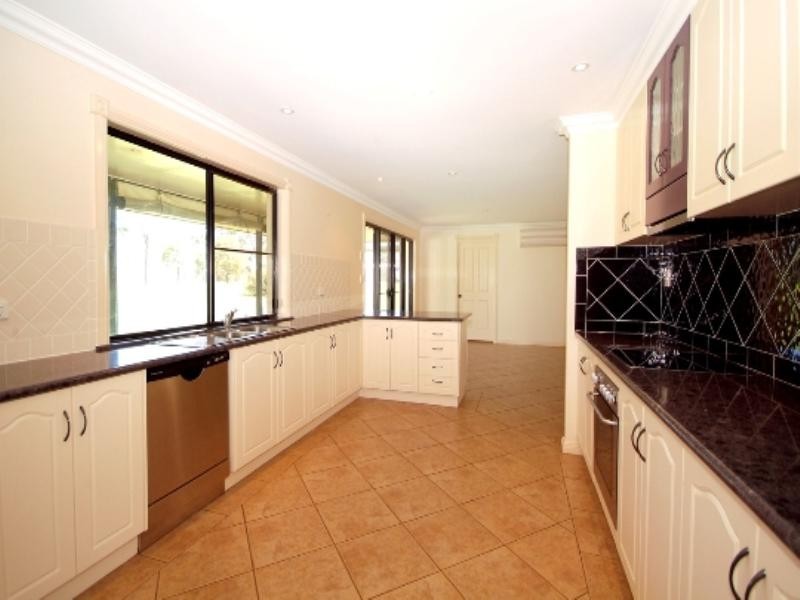 5 Perry Road, Cabarlah QLD 4352