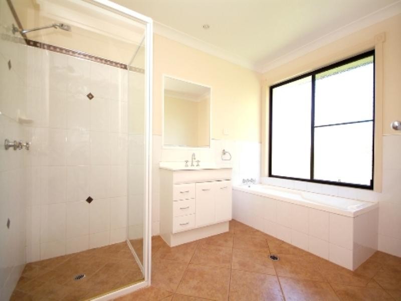 5 Perry Road, Cabarlah QLD 4352