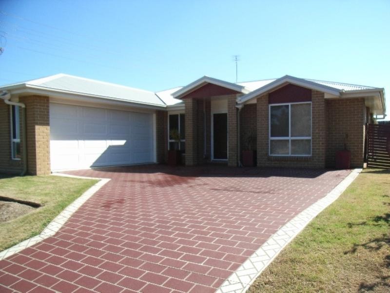 2 Trevean Drive, Highfields QLD 4352