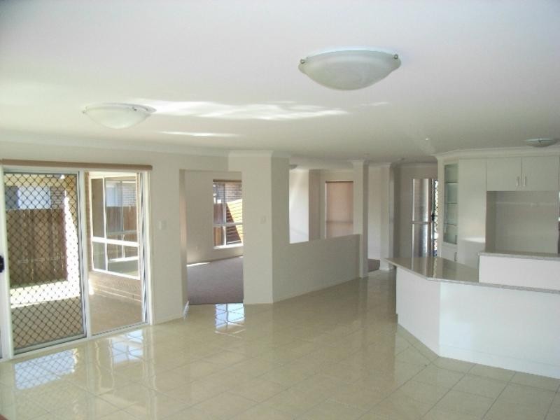 2 Trevean Drive, Highfields QLD 4352