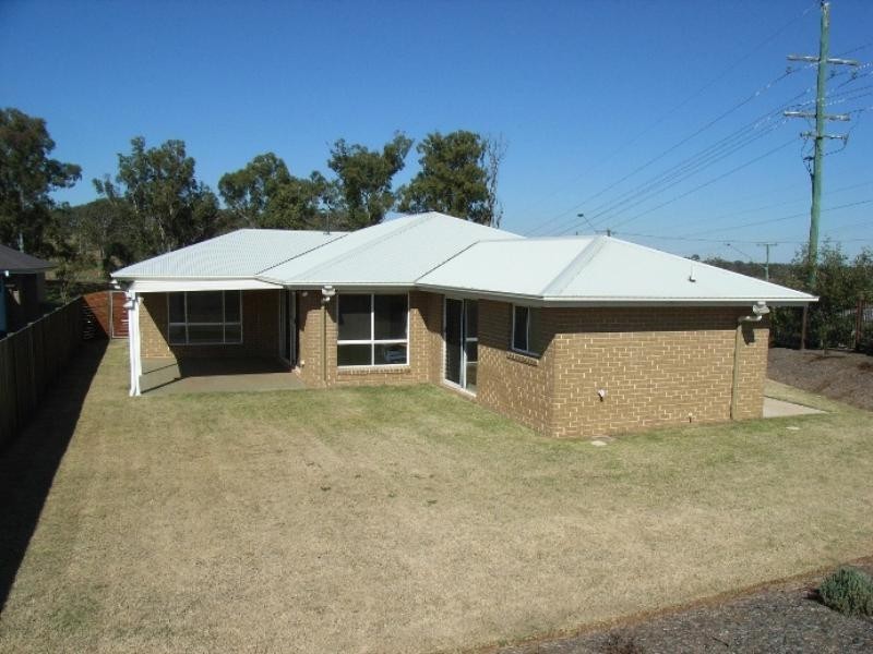 2 Trevean Drive, Highfields QLD 4352