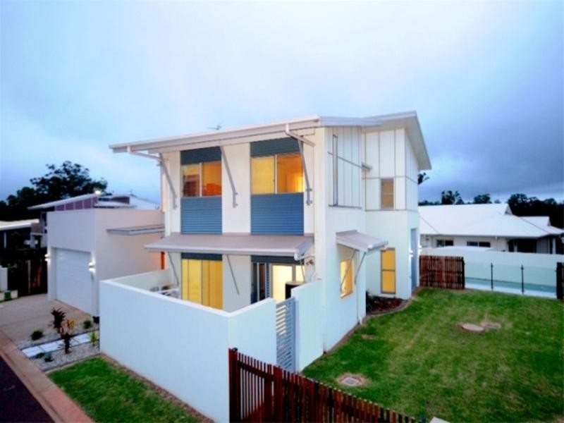 2/26 Andersson Court, Highfields QLD 4352