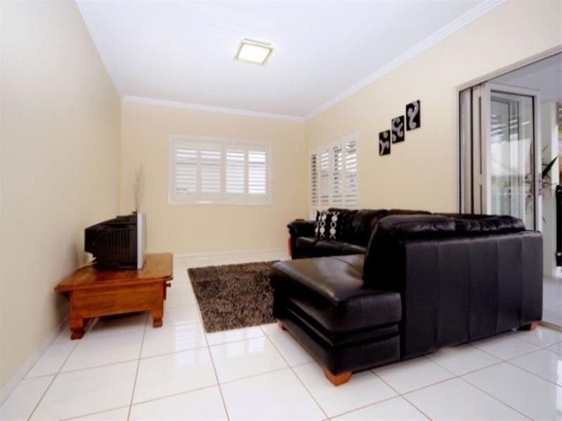 2/26 Andersson Court, Highfields QLD 4352