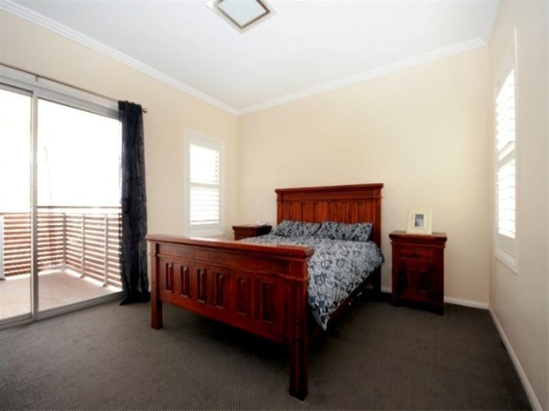 2/26 Andersson Court, Highfields QLD 4352