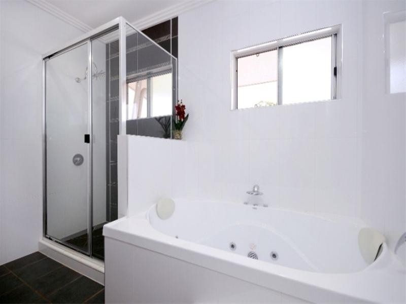 2/26 Andersson Court, Highfields QLD 4352