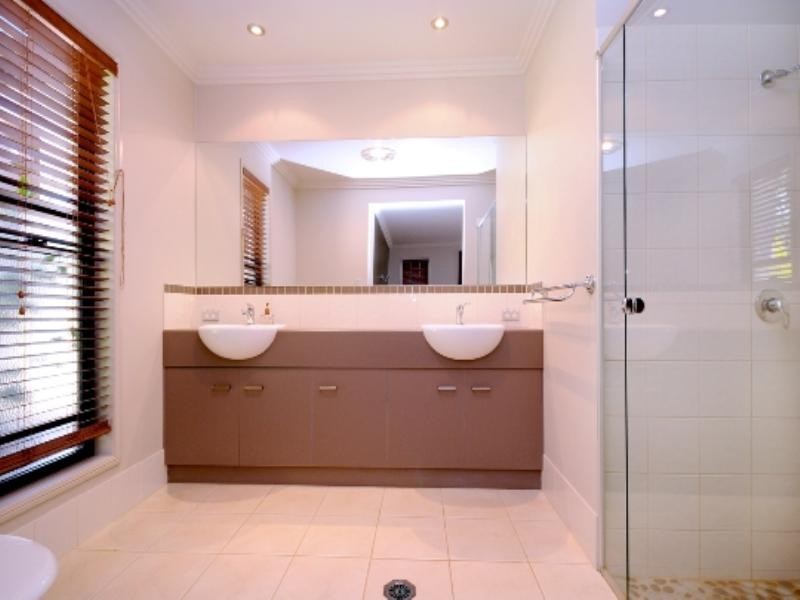 18 Highfields Road, Highfields QLD 4352