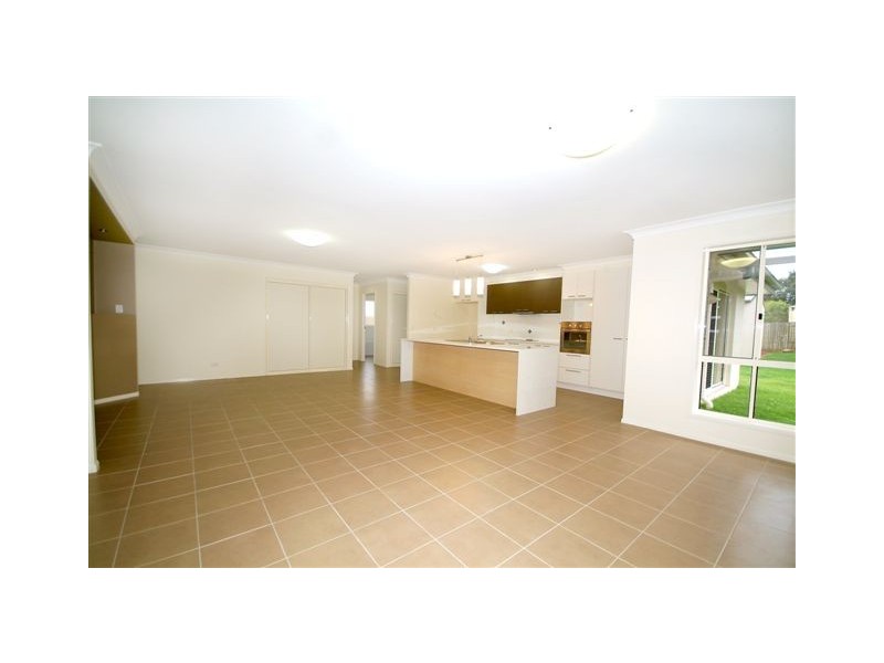 16 Honeyeater Drive, Highfields QLD 4352