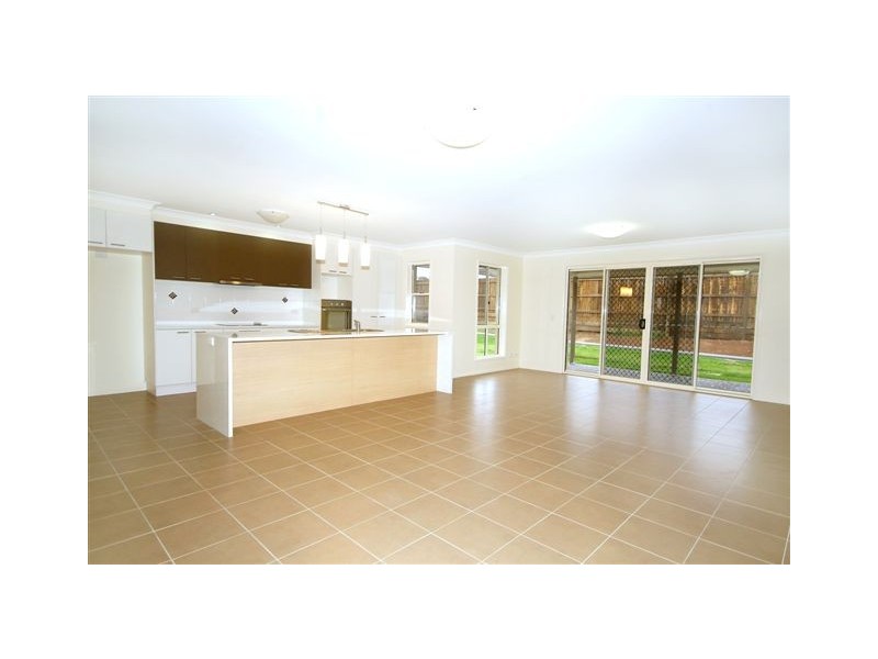 16 Honeyeater Drive, Highfields QLD 4352