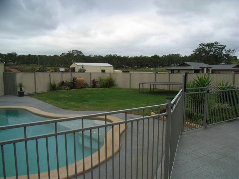 2 Jonathan Street, Highfields QLD 4352