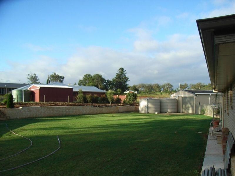 2 Jonathan Street, Highfields QLD 4352