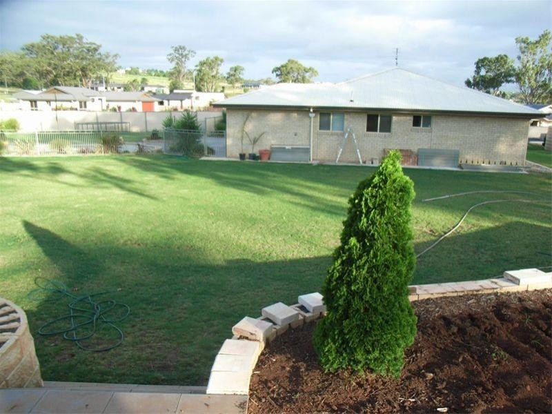 2 Jonathan Street, Highfields QLD 4352