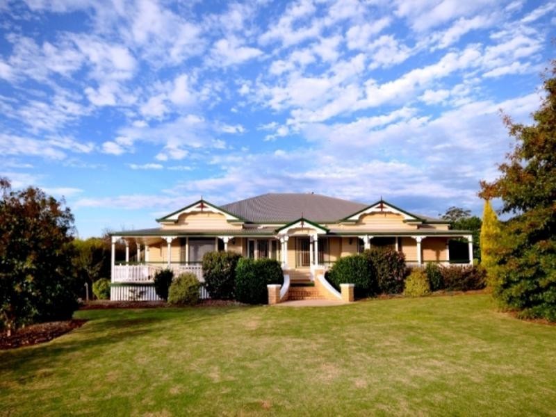 8 Bunya View Drive, Highfields QLD 4352