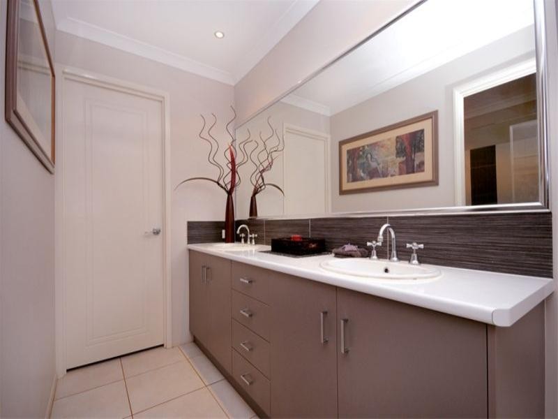 34 Smythe Drive, Highfields QLD 4352