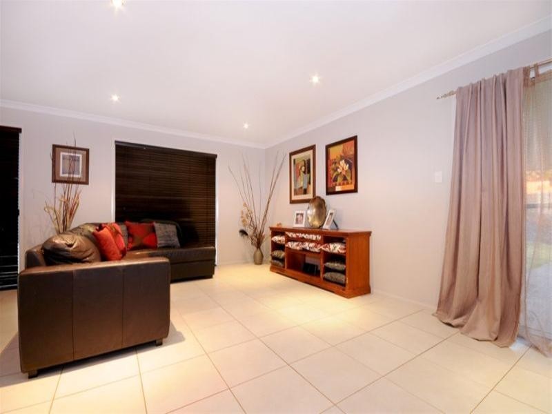 34 Smythe Drive, Highfields QLD 4352